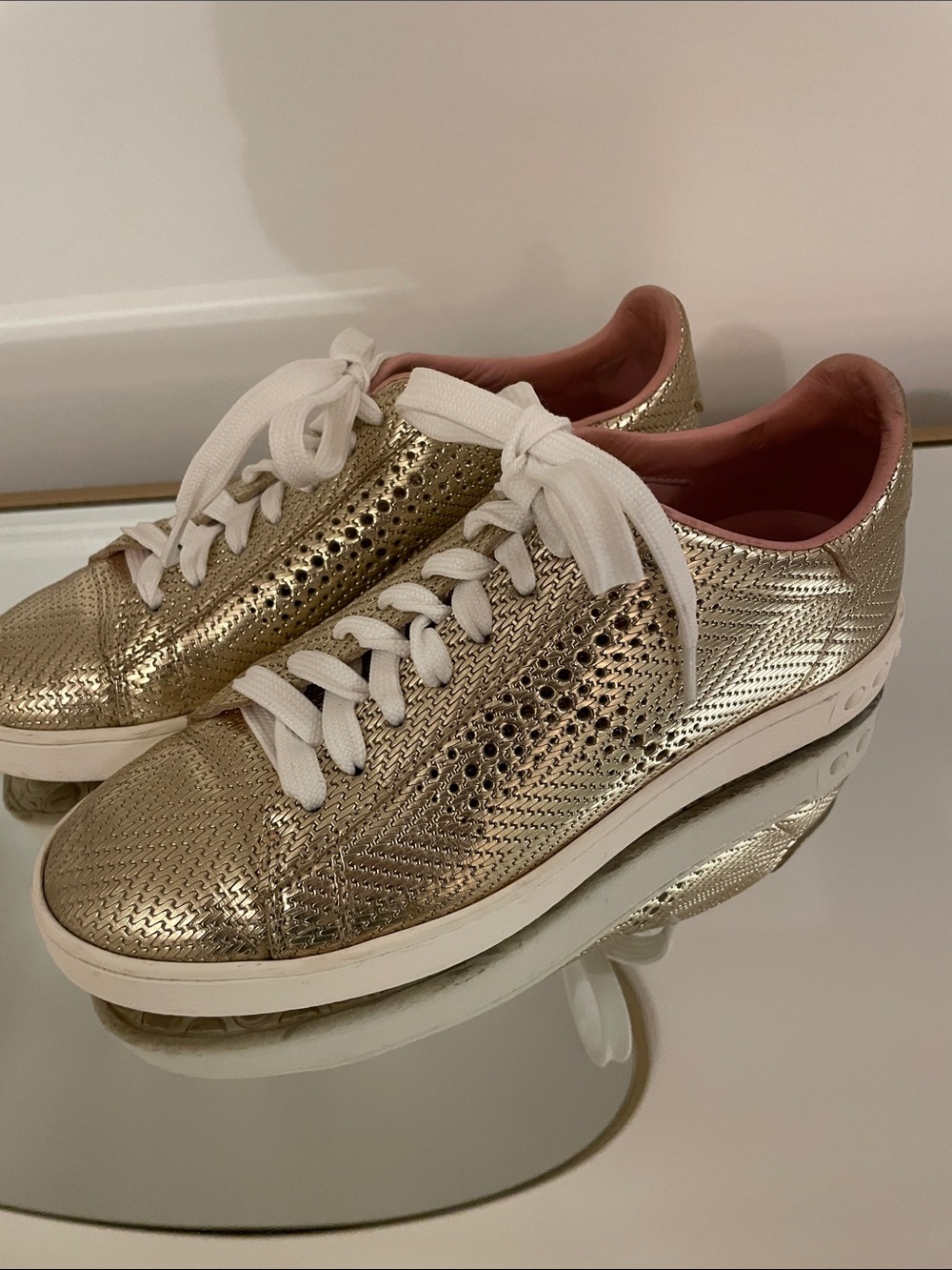 Tod’s Women’s Gold Sneaker Size 35